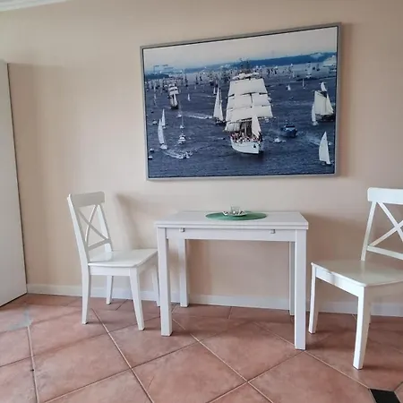 Strandhotel 1 Apartment Laboe